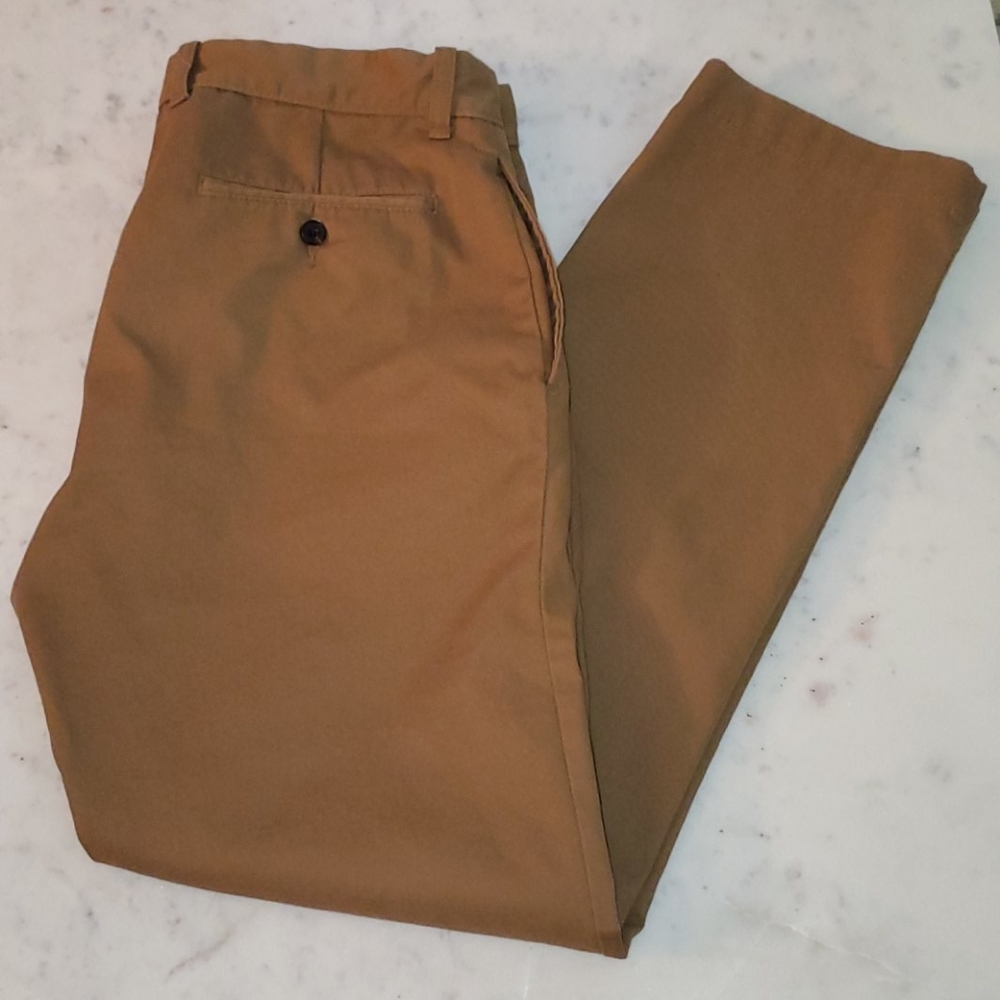 GAP Khakis pants 34x32